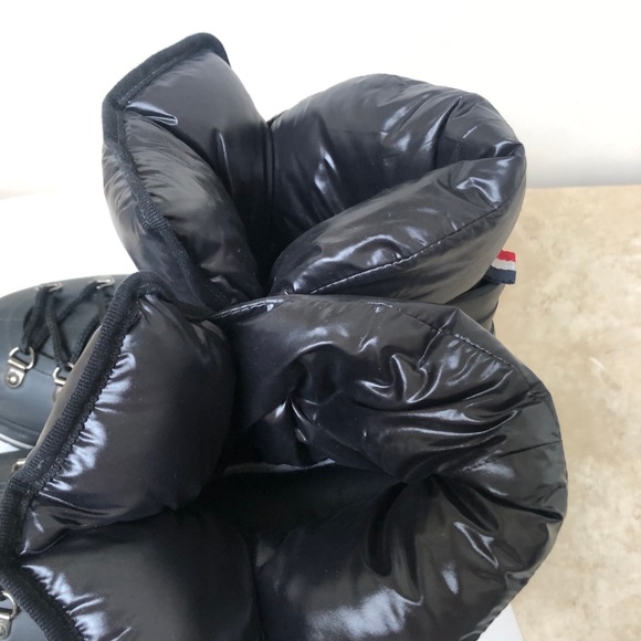 Hold! Moncler Inaya size 39 women puffer boot EUC - Picture 9 of 16